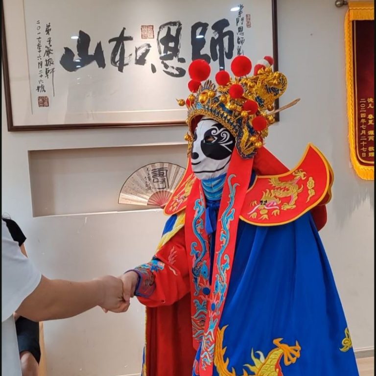 川劇變臉互動